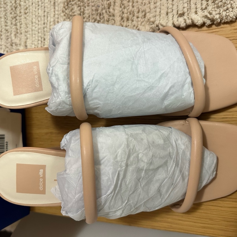 Dolce Vita Cream Sandals Elegant Comfort